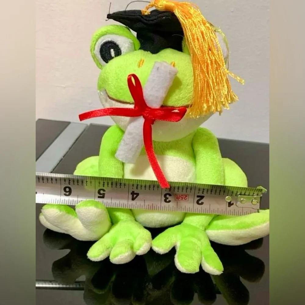 Graduation Frog Plush Toy for Reptile Pets - Green